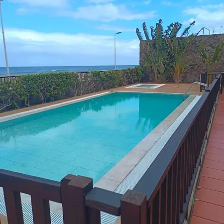 Apartment Giraud Ii - Secluded Beachfront Duplex